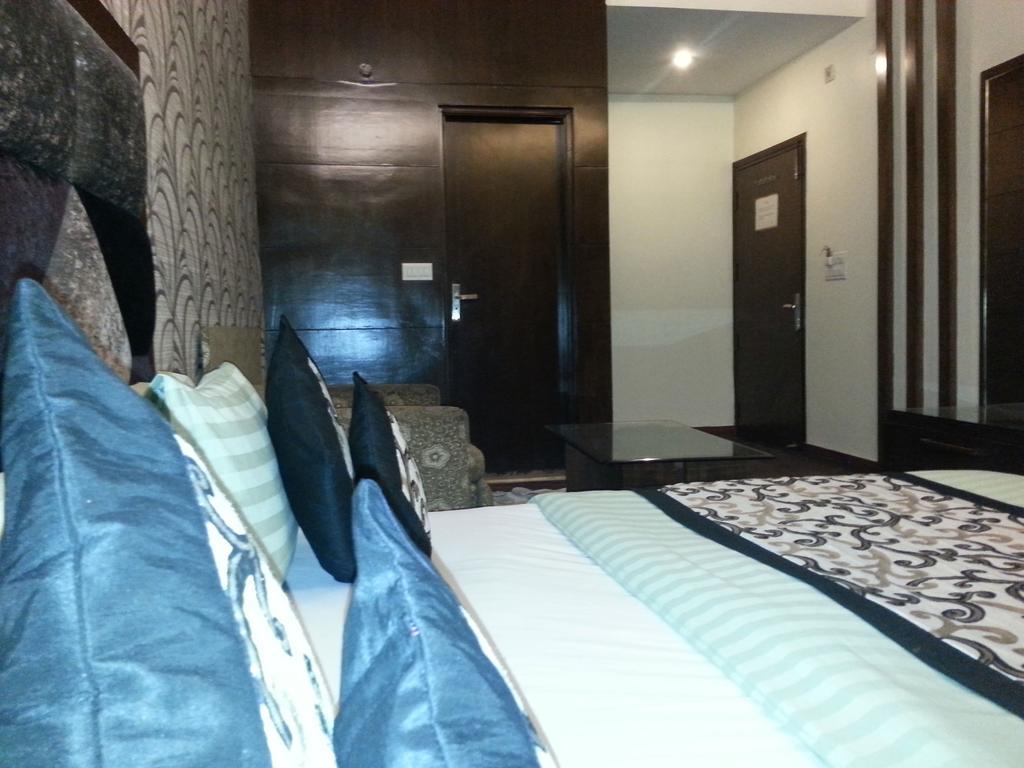 Hotel Vanson Villa - Near Connaught Place Nova Deli Quarto foto